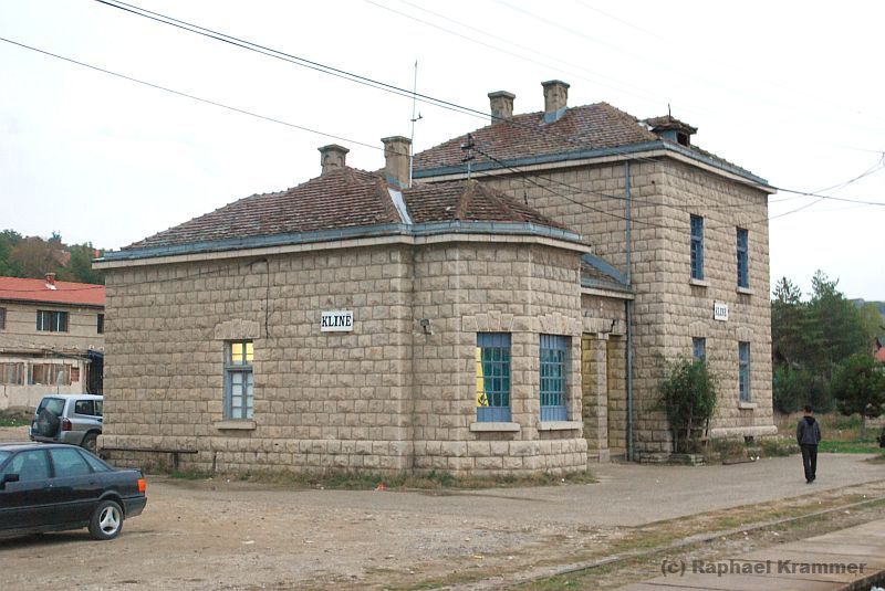 Bahnhof Klinė (srb: Klina), Gleisseite